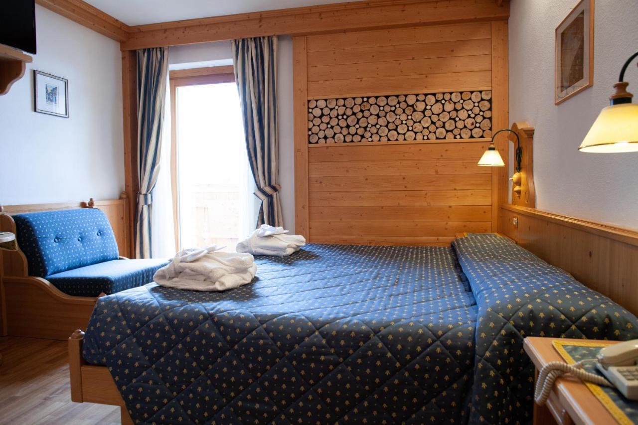 Hotel Posta Forni di Sopra Buitenkant foto