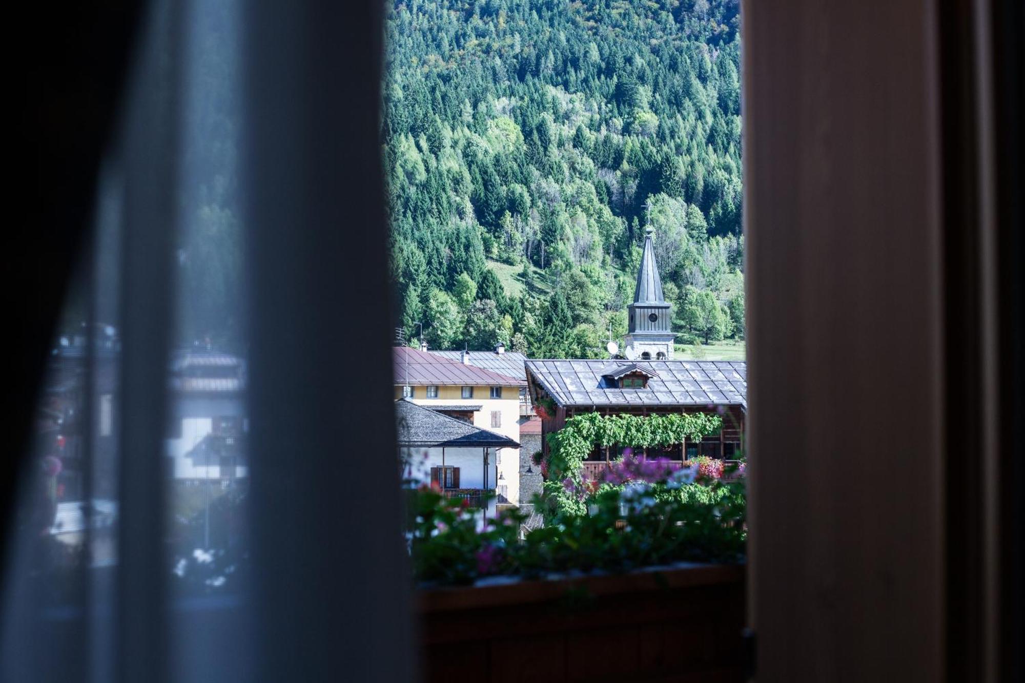 Hotel Posta Forni di Sopra Buitenkant foto
