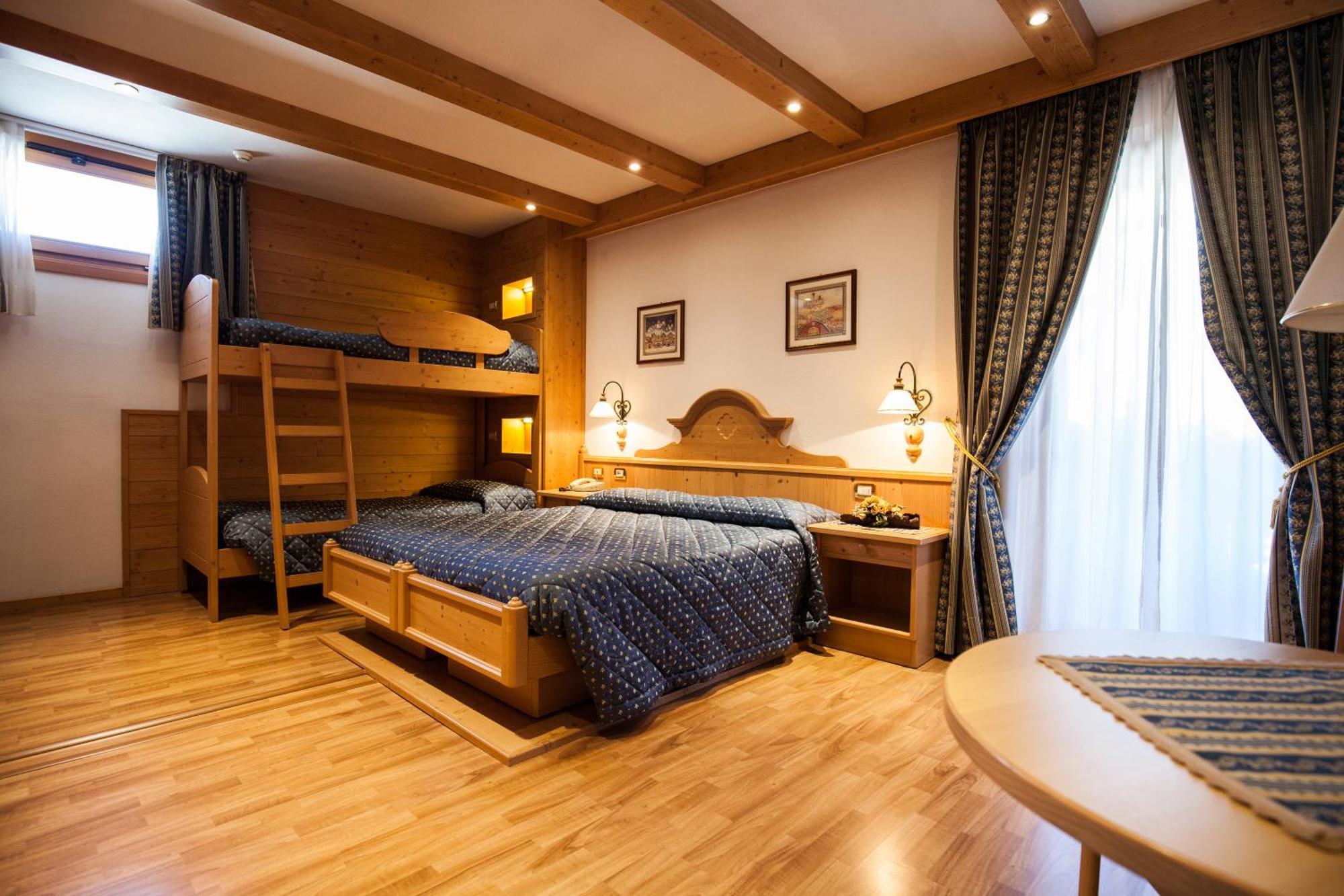 Hotel Posta Forni di Sopra Buitenkant foto