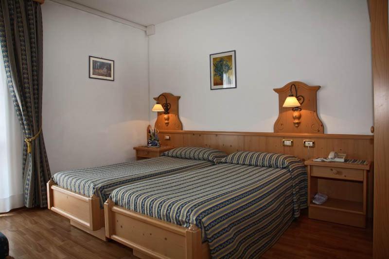 Hotel Posta Forni di Sopra Buitenkant foto